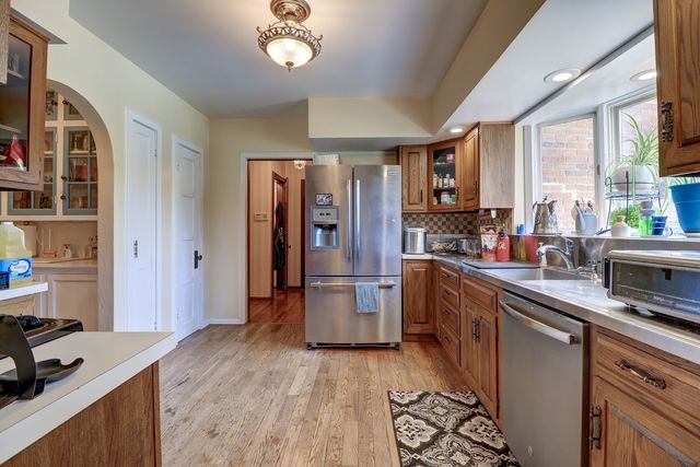 1411 1st Avenue, Sterling, IL 61081