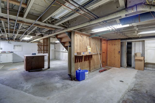 1411 1st Avenue, Sterling, IL 61081