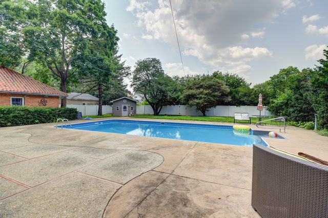 1411 1st Avenue, Sterling, IL 61081