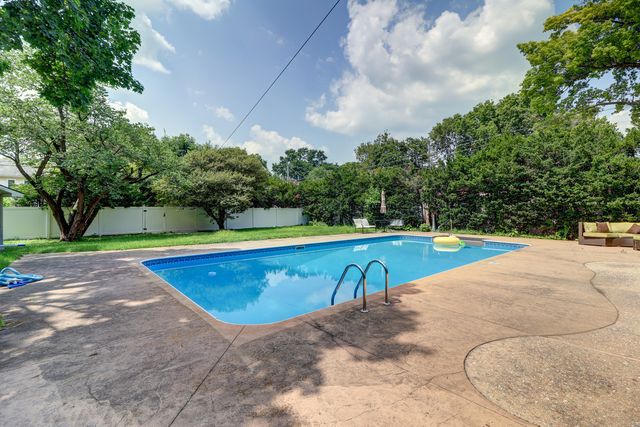 1411 1st Avenue, Sterling, IL 61081