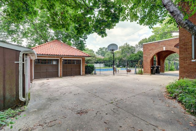 1411 1st Avenue, Sterling, IL 61081