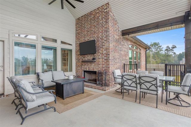 3688 E Cabella Drive, Sulphur, LA 70665