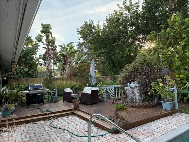 566 E PARK DRIVE, Largo, FL 33771