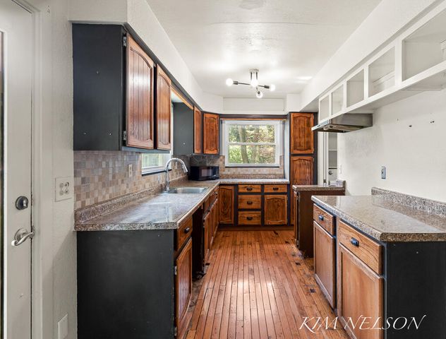 6101 South Shore Drive, Whitehall, MI 49461