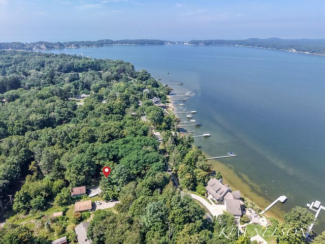 6101 South Shore Drive, Whitehall, MI 49461
