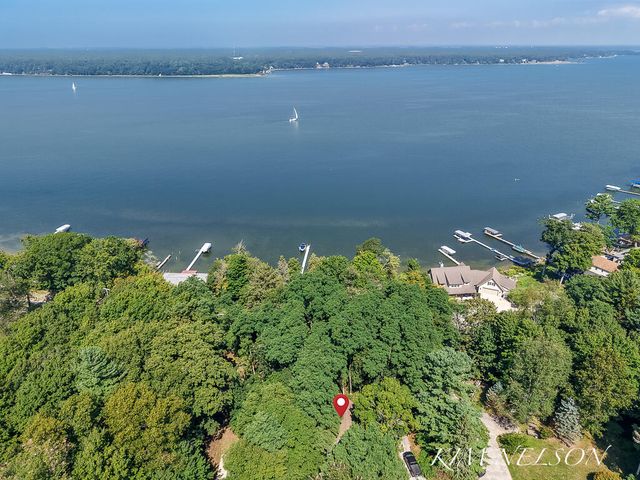 6101 South Shore Drive, Whitehall, MI 49461