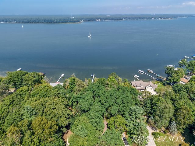 6101 South Shore Drive, Whitehall, MI 49461
