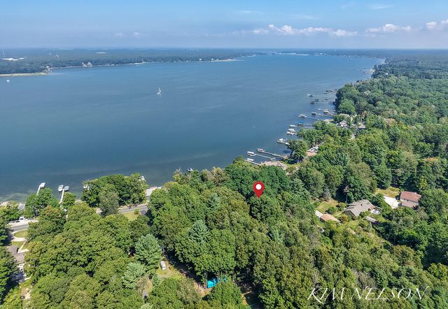 6101 South Shore Drive, Whitehall, MI 49461