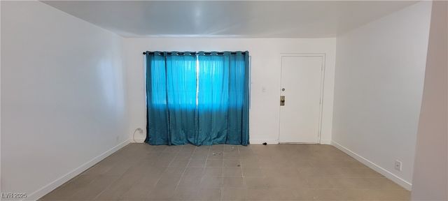 4600 Paradise Road 17, Las Vegas, NV 89169