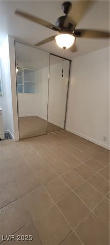 4600 Paradise Road 17, Las Vegas, NV 89169