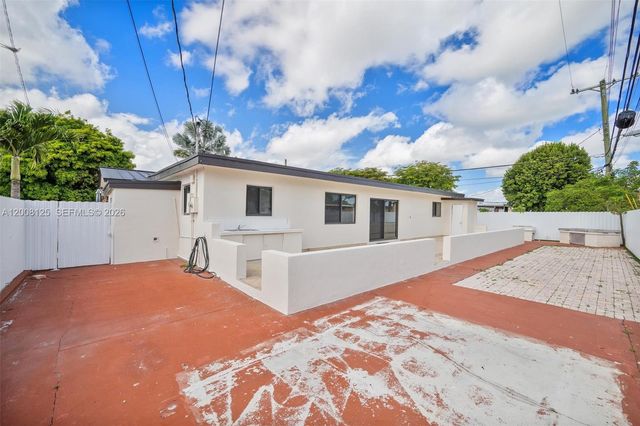 10320 SW 38th Ter, Miami, FL 33165
