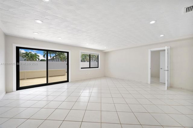 10320 SW 38th Ter, Miami, FL 33165
