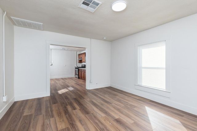 12283 E Dinuba Avenue, Selma, CA 93662