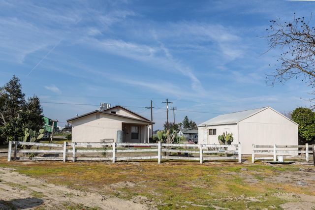 12283 E Dinuba Avenue, Selma, CA 93662