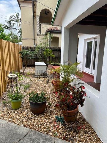1122 SW 8th Terrace, Fort Lauderdale, FL 33315