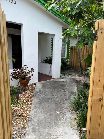 1122 SW 8th Terrace, Fort Lauderdale, FL 33315