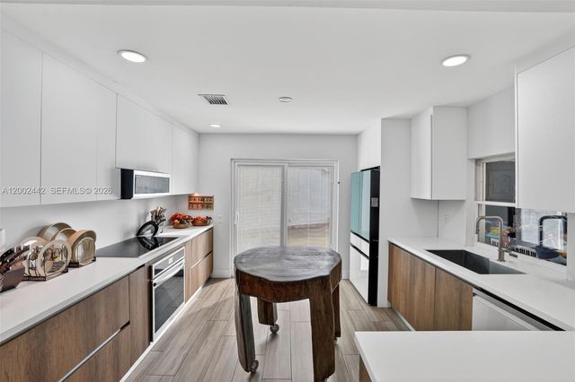 14914 SW 142nd Place, Miami, FL 33186