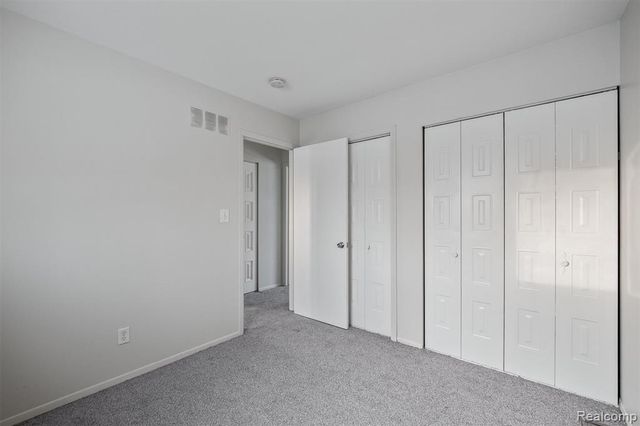 37104 Jefferson Avenue, Harrison Twp, MI 48045