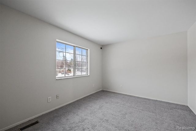 37104 Jefferson Avenue, Harrison Twp, MI 48045