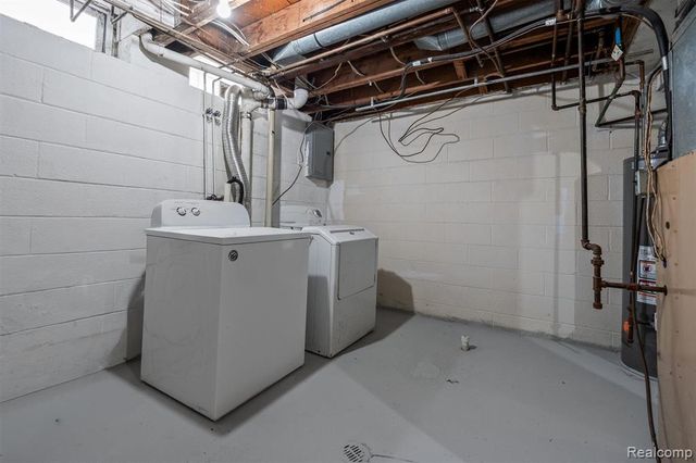 37104 Jefferson Avenue, Harrison Twp, MI 48045