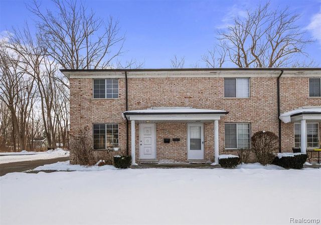37104 Jefferson Avenue, Harrison Twp, MI 48045