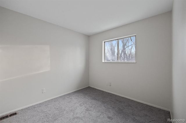 37104 Jefferson Avenue, Harrison Twp, MI 48045