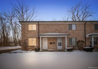 37104 Jefferson Avenue, Harrison Twp, MI 48045