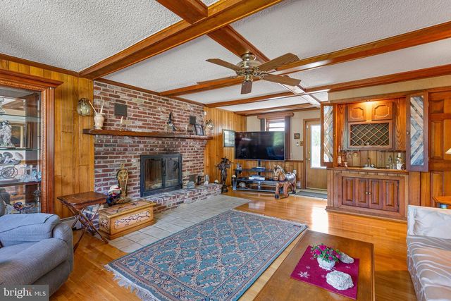 2338 MOLE RD, Secane, PA 19018