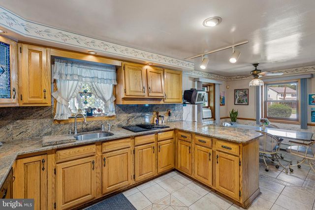 2338 MOLE RD, Secane, PA 19018