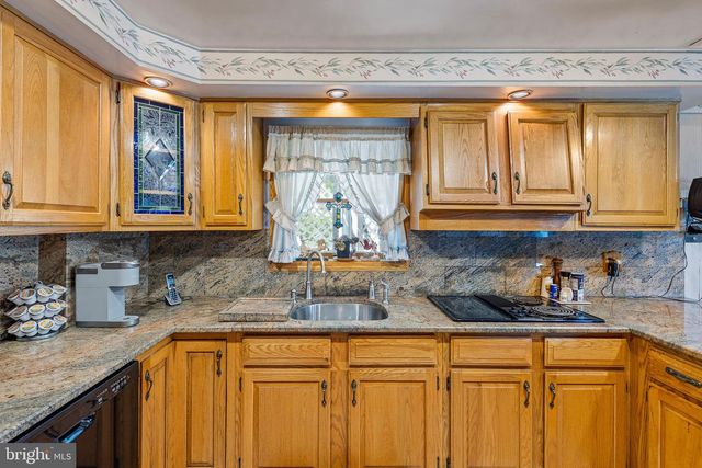 2338 MOLE RD, Secane, PA 19018