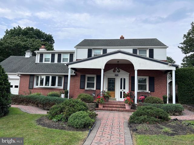 2338 MOLE RD, Secane, PA 19018