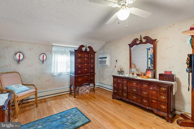 2338 MOLE RD, Secane, PA 19018