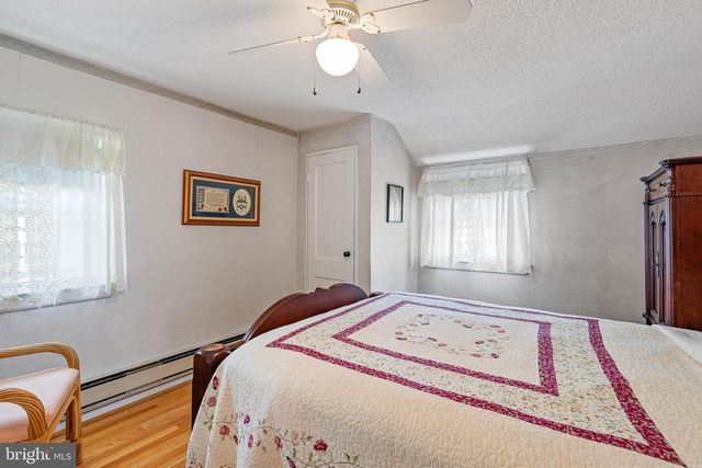 2338 MOLE RD, Secane, PA 19018