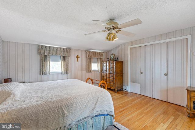 2338 MOLE RD, Secane, PA 19018