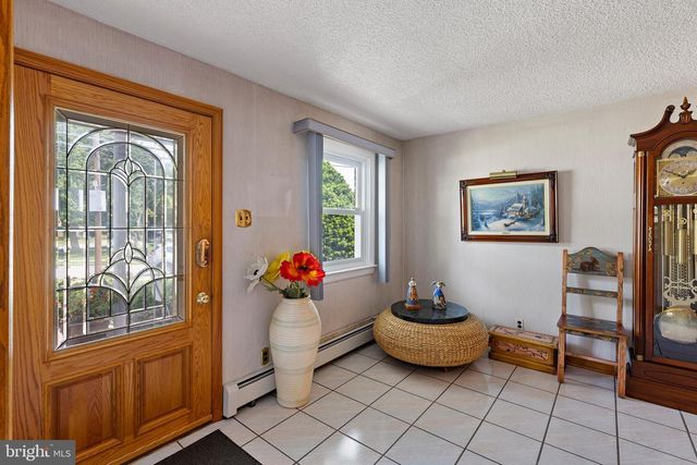 2338 MOLE RD, Secane, PA 19018