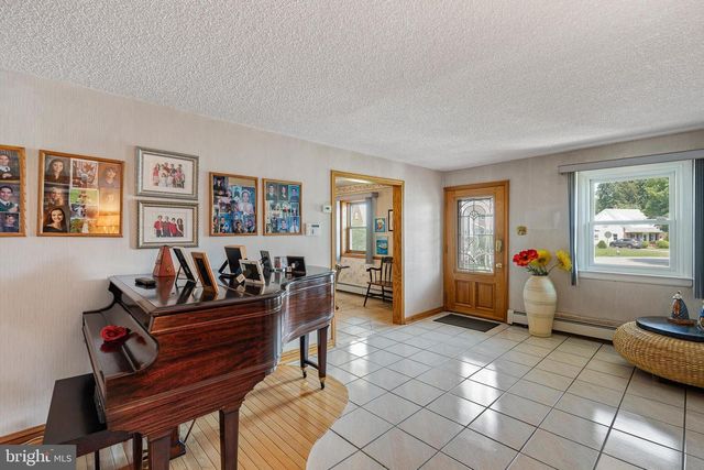 2338 MOLE RD, Secane, PA 19018