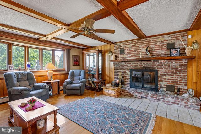 2338 MOLE RD, Secane, PA 19018