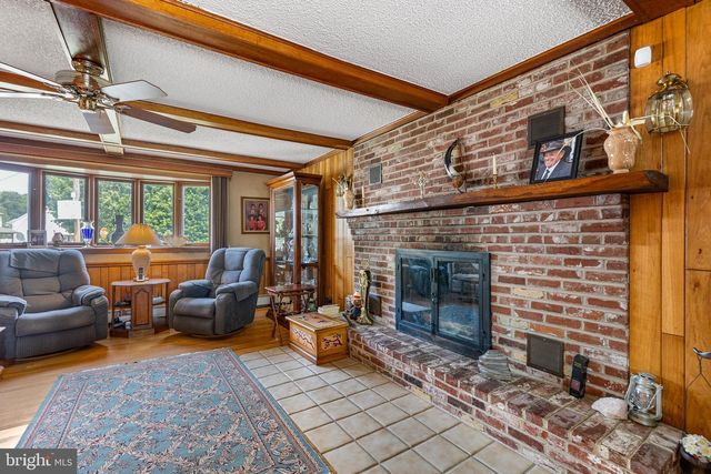 2338 MOLE RD, Secane, PA 19018