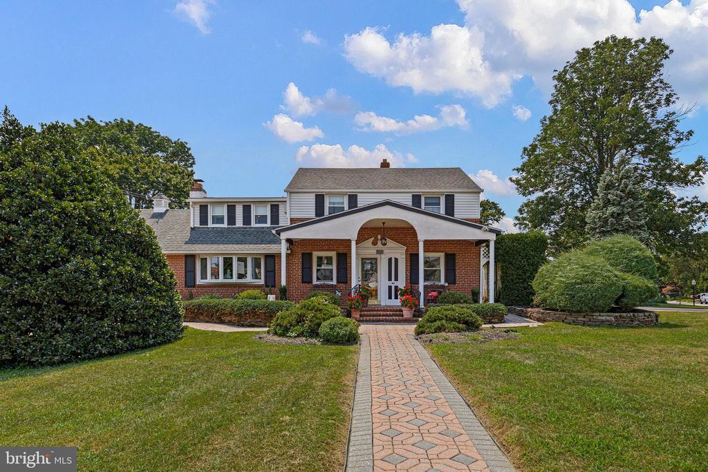 2338 MOLE RD, Secane, PA 19018