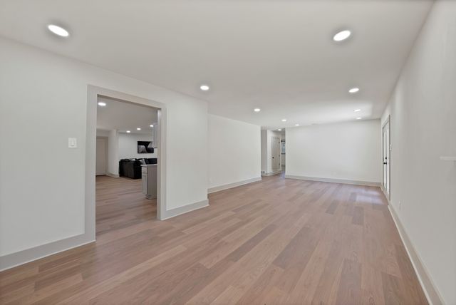 5704 Wessex Avenue, Fort Worth, TX 76133