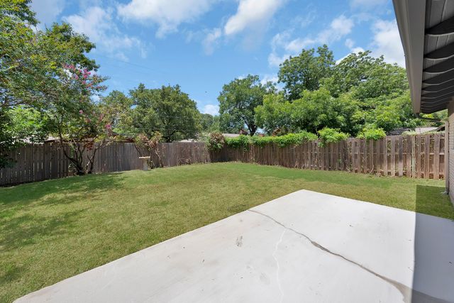 5704 Wessex Avenue, Fort Worth, TX 76133