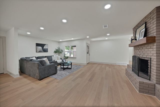 5704 Wessex Avenue, Fort Worth, TX 76133