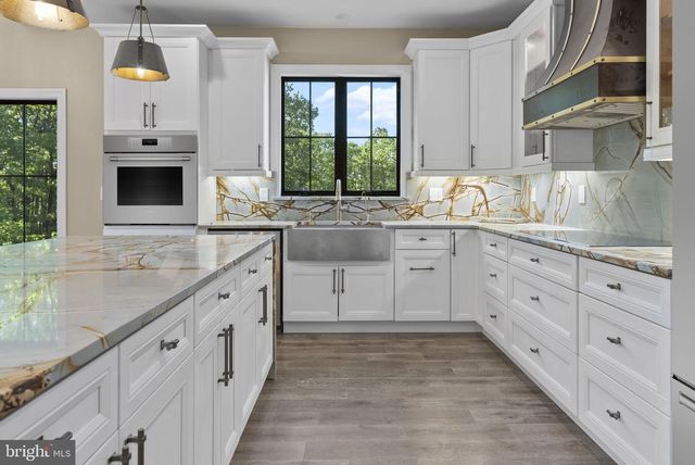 446 MOUNTAINWOODS DR, Lake Harmony, PA 18624