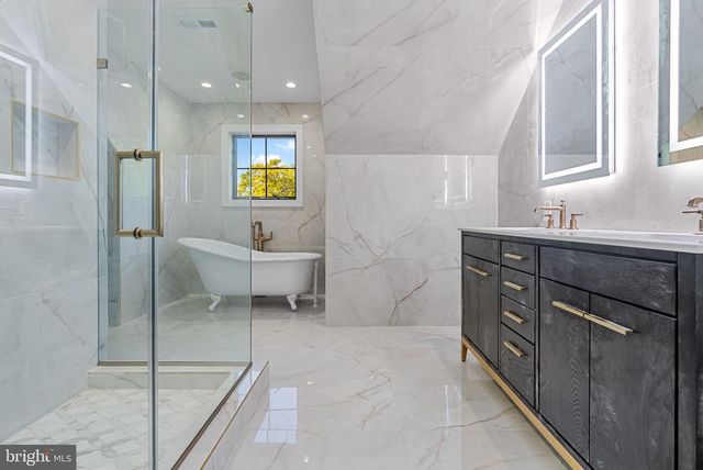 446 MOUNTAINWOODS DR, Lake Harmony, PA 18624