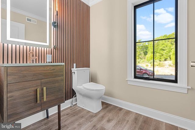 446 MOUNTAINWOODS DR, Lake Harmony, PA 18624