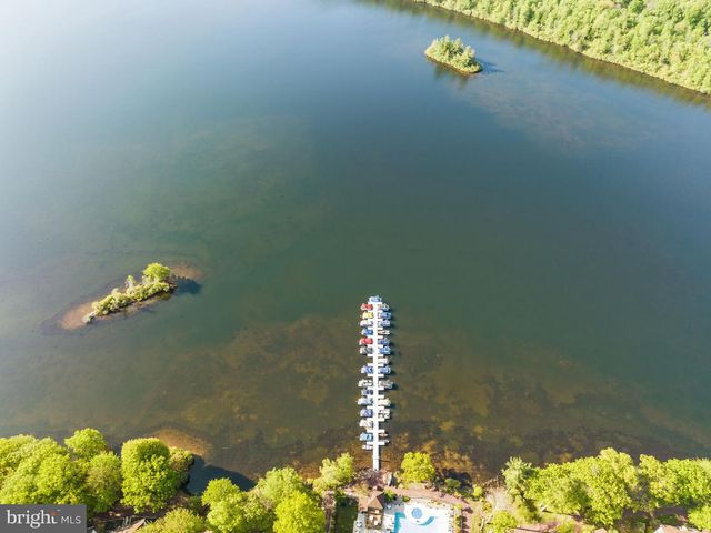 446 MOUNTAINWOODS DR, Lake Harmony, PA 18624