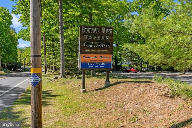 446 MOUNTAINWOODS DR, Lake Harmony, PA 18624