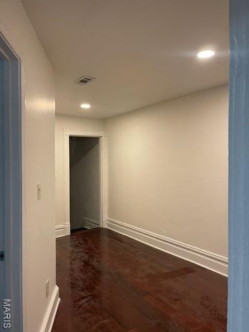 463 Walsh Street, St Louis, MO 63111