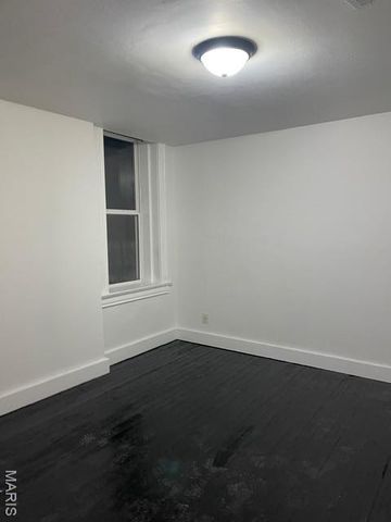 463 Walsh Street, St Louis, MO 63111