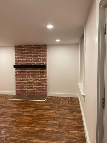 463 Walsh Street, St Louis, MO 63111